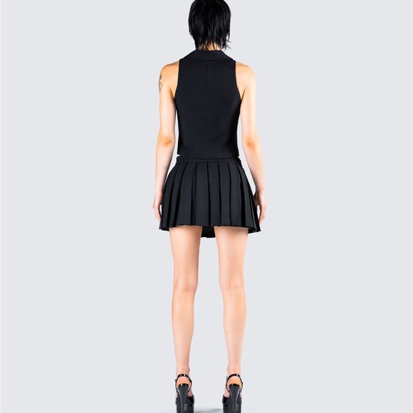 FINESSE Pleated Skirt - Picture 4 of 4